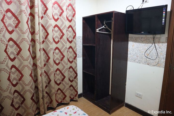 Room 17 of 34