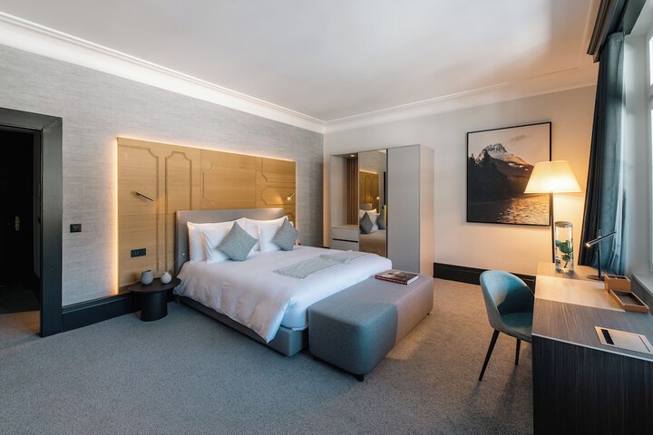 Room 35 of 114