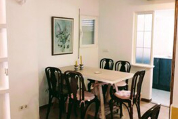 Room 19 of 34