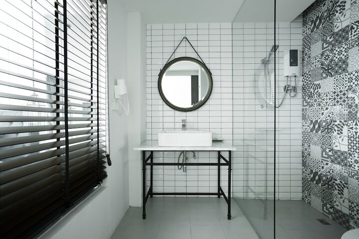 Room 33 of 71