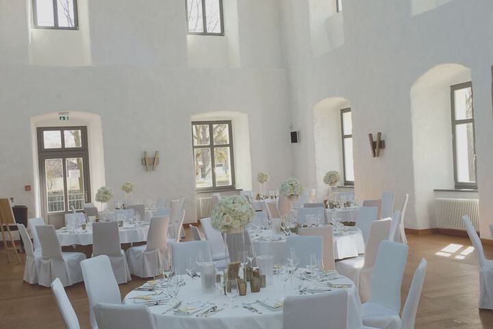 Ballroom/Hall 58 of 68