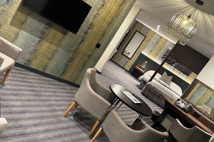 Room 9 of 44