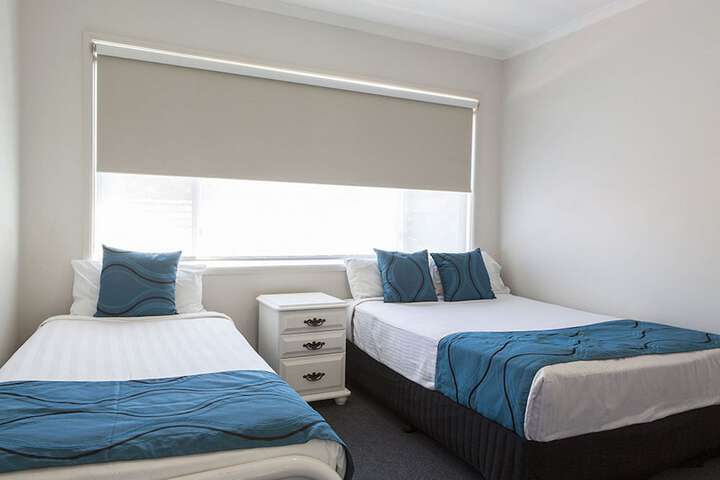 Room 9 of 127
