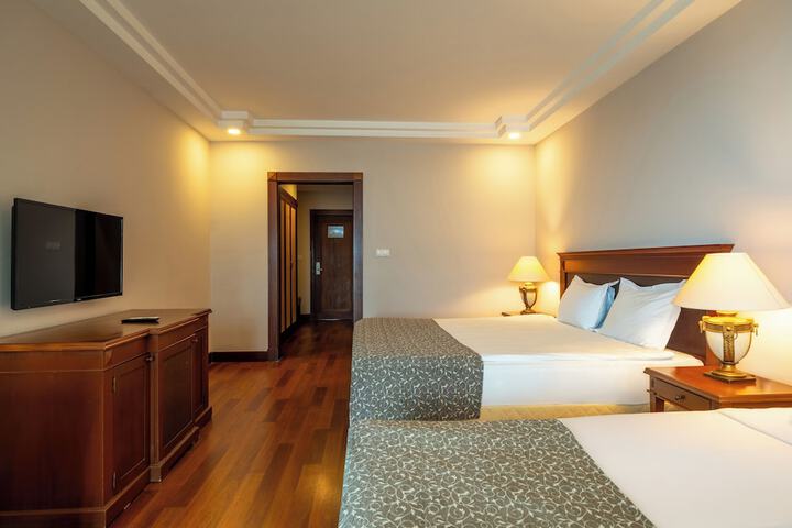 Room 19 of 104