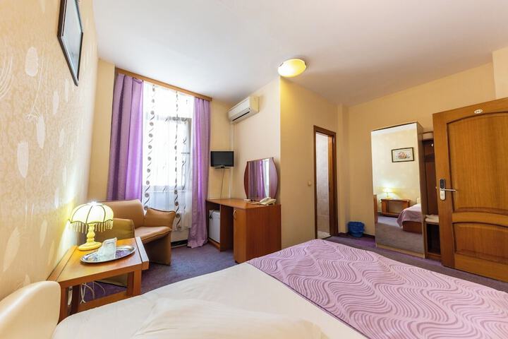 Room 7 of 37
