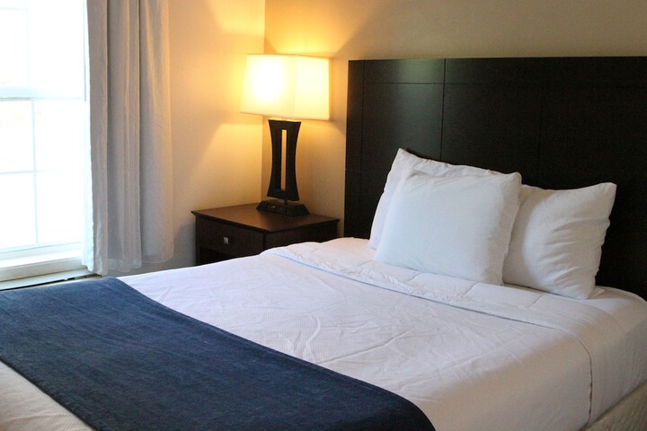 Room 10 of 83