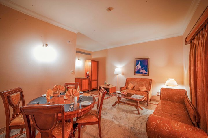 Room 10 of 51