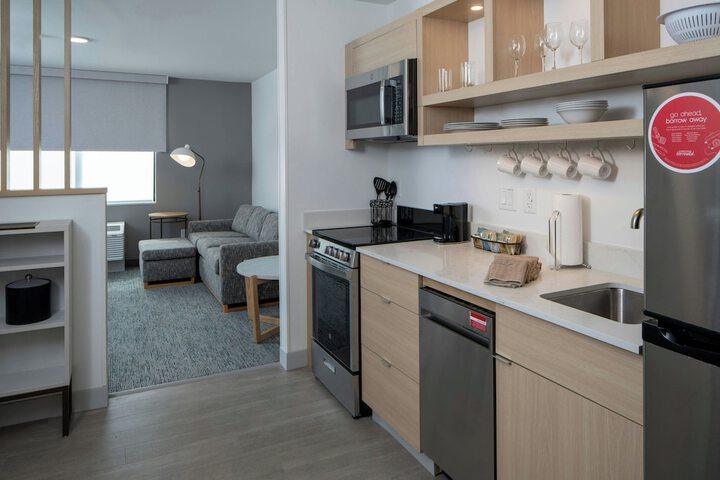 Room 6 of 27