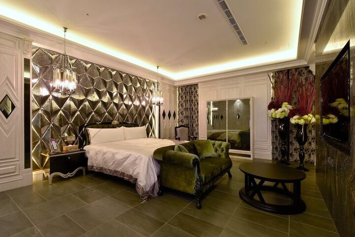Room 27 of 113