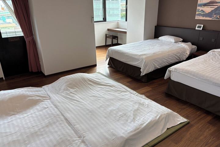 Room 11 of 49