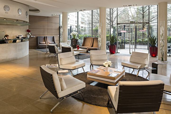 Entrance & Lobby