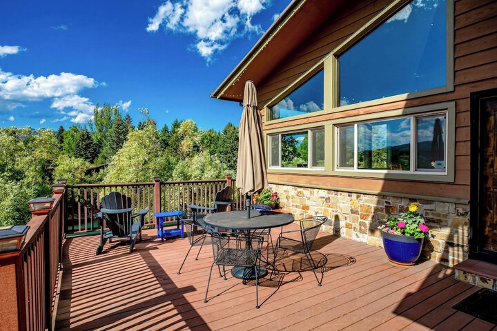 Sundeck 46 of 49