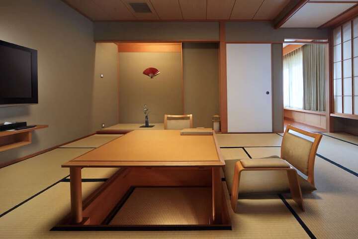 Room 13 of 64