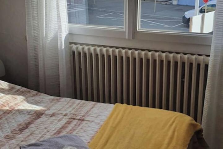 Room 2 of 16