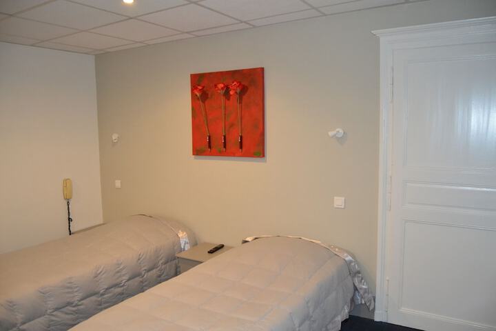 Room 17 of 37