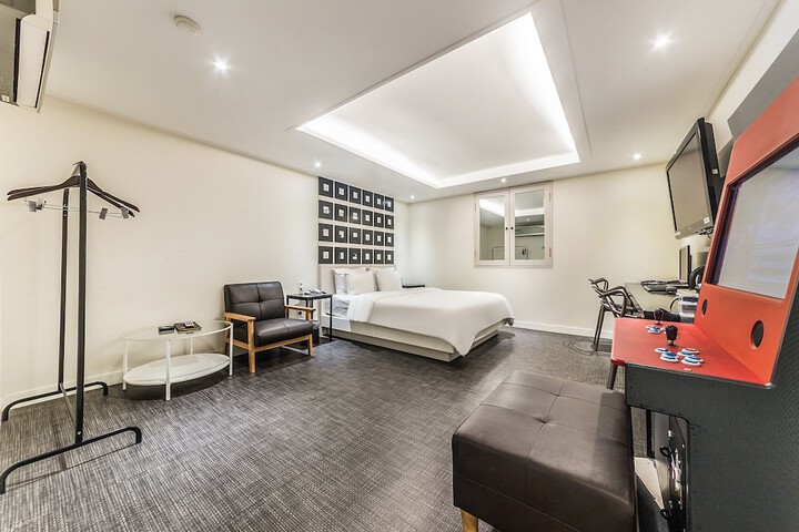 Room 9 of 44