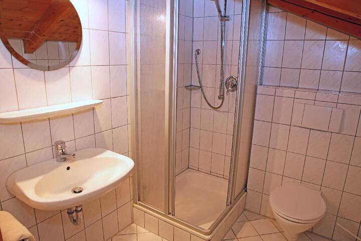 Room 46 of 120