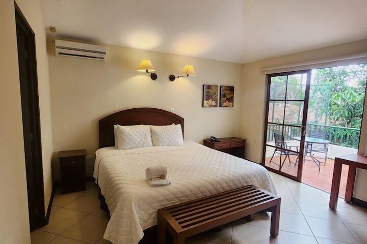 Montreal Hotel in San Salvador