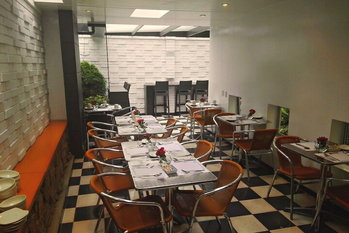 Food court