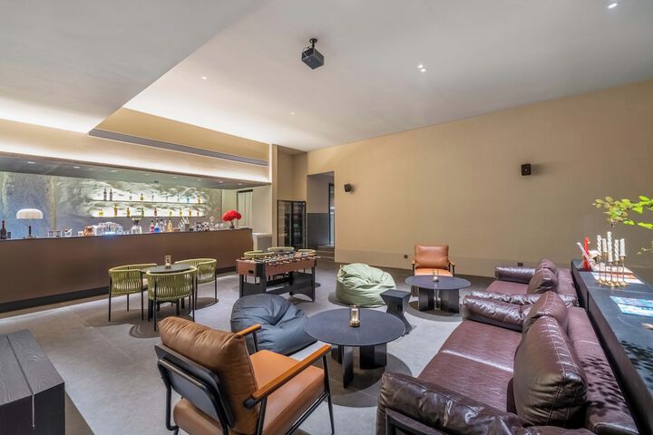 Hotel Interior 11 of 64
