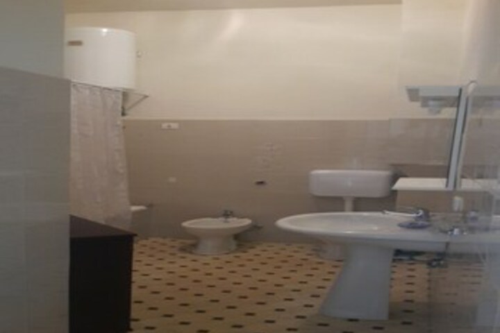 Room 13 of 92