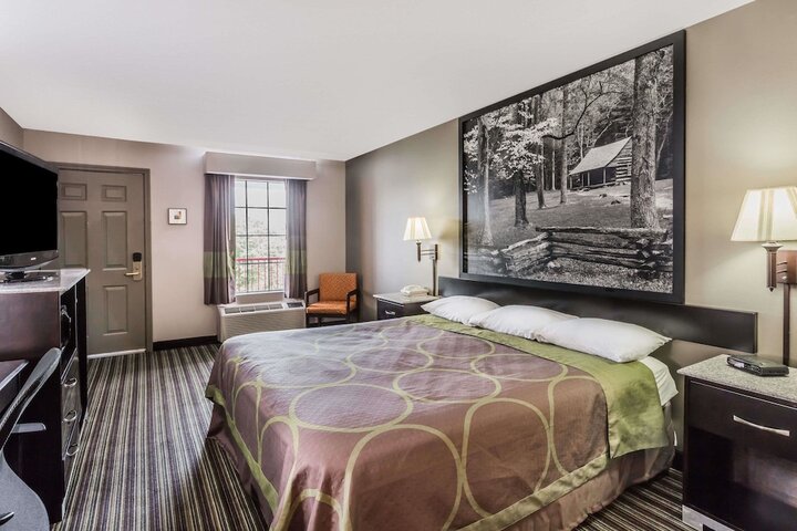 1 King Bed (6 of 6)