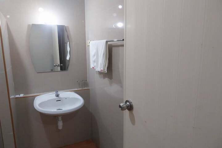 Room 66 of 89