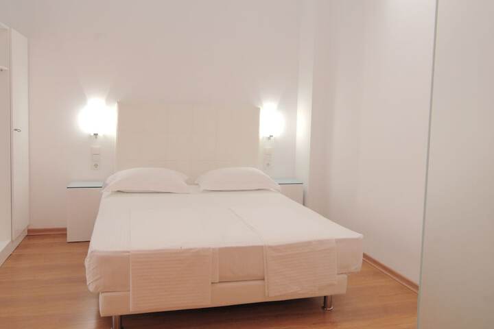 Room 20 of 38