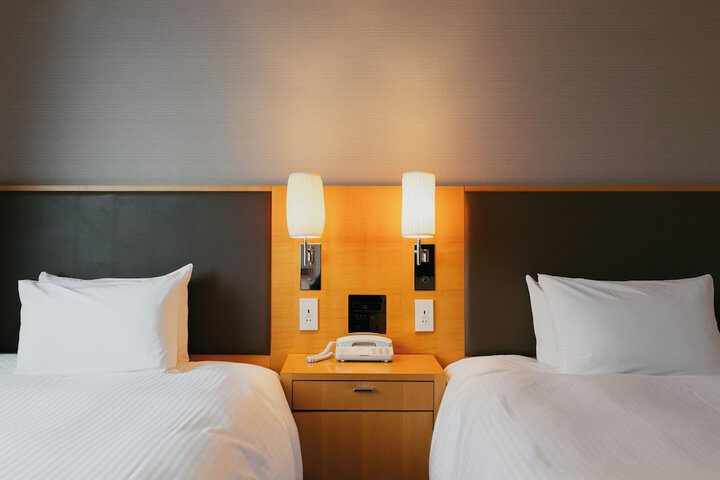 Room 8 of 30