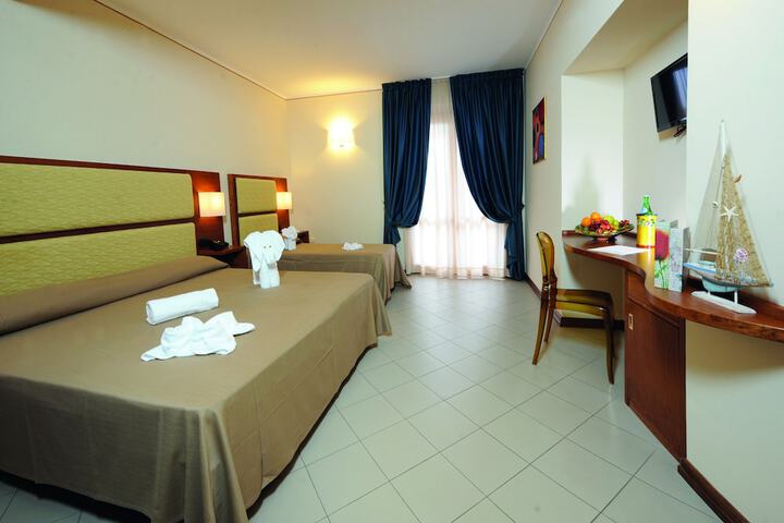 Room 5 of 71