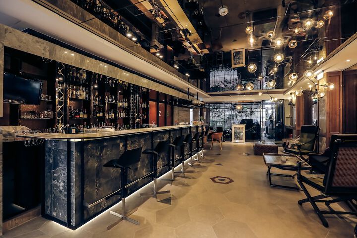 Lounge 95 of 133