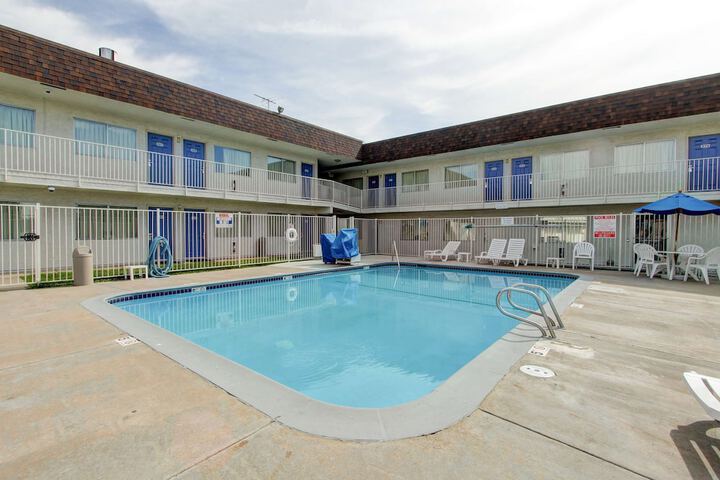 Pool Hotel