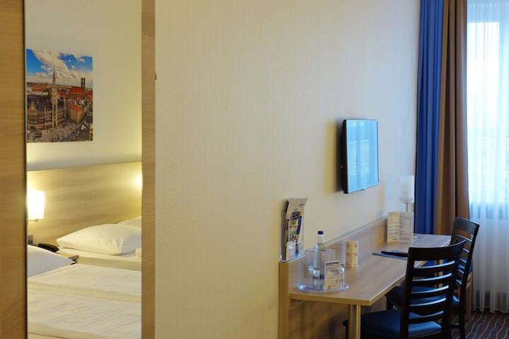 Room 12 of 43