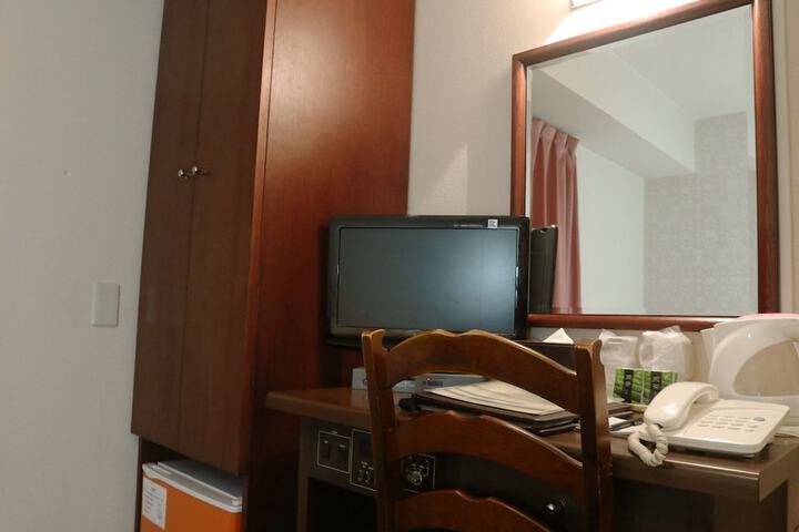 Room 14 of 25