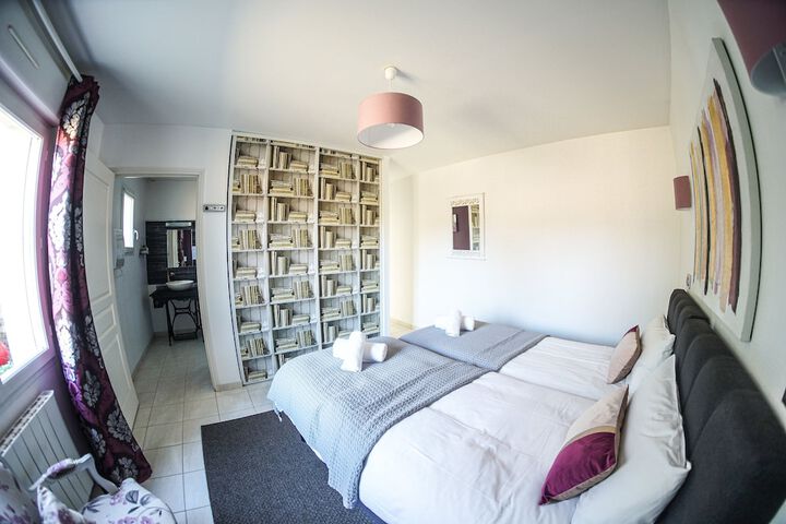 Room 5 of 52