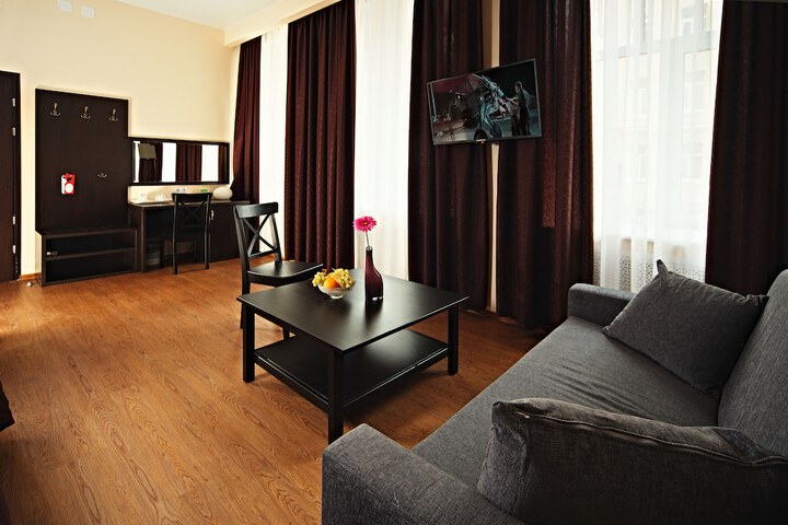 Room 44 of 66