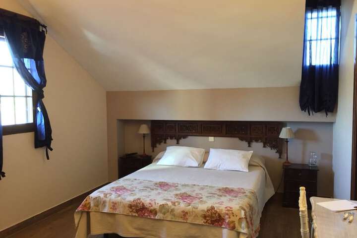 Room 2 of 40