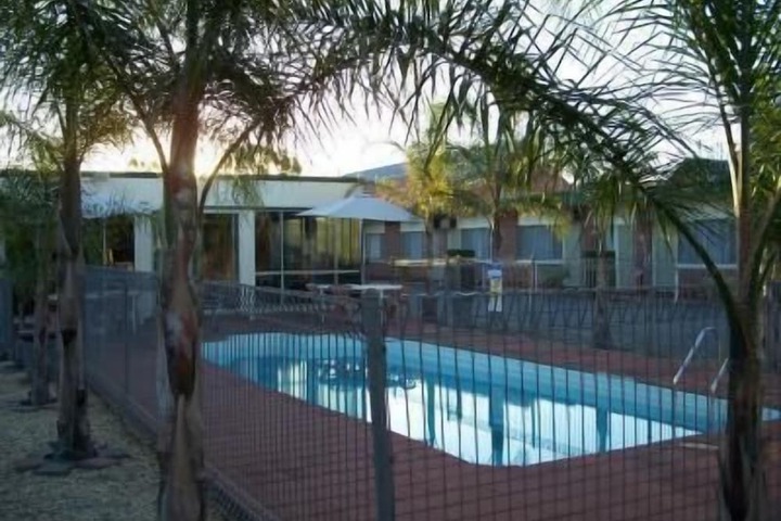 Hotel Pool