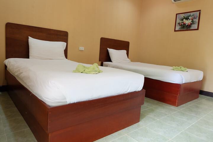 Room 2 of 49
