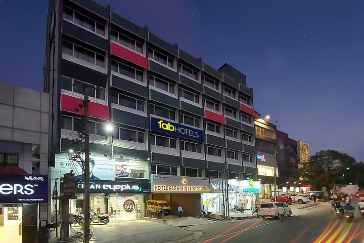 FabHotel Asrani International