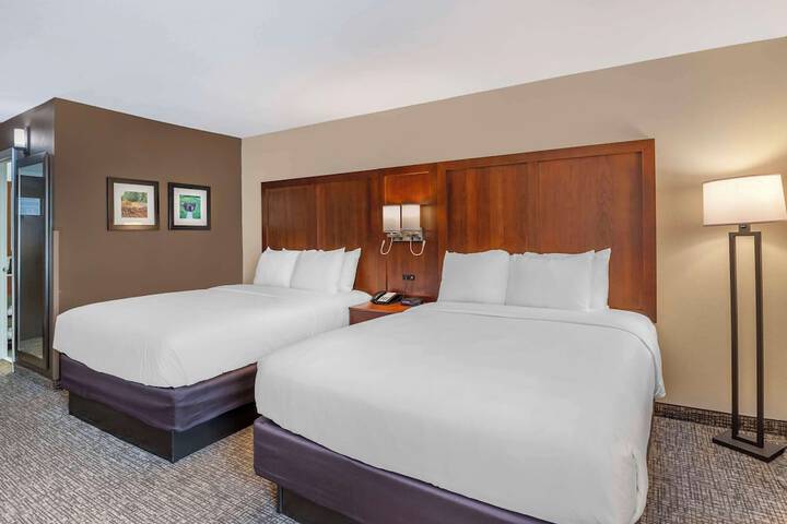 2 Queen Beds (4 of 6)