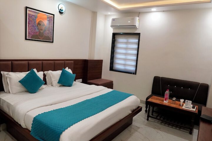 Room 12 of 37