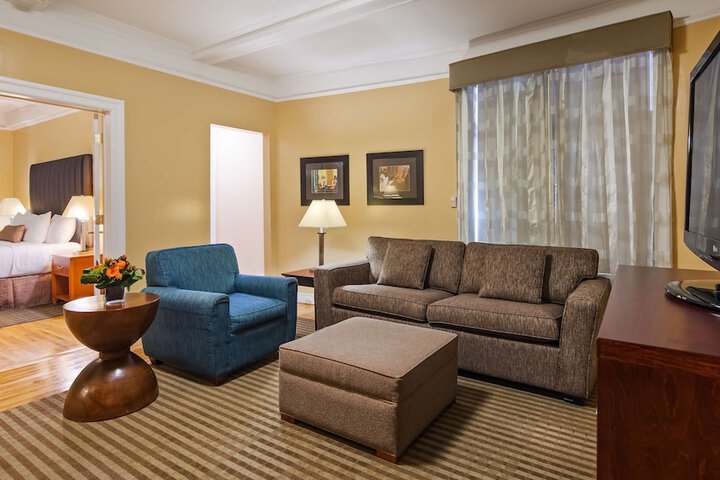 Best Western Plus Hospitality House New York | Bookonline.com