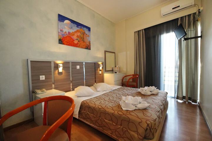 Room 32 of 100
