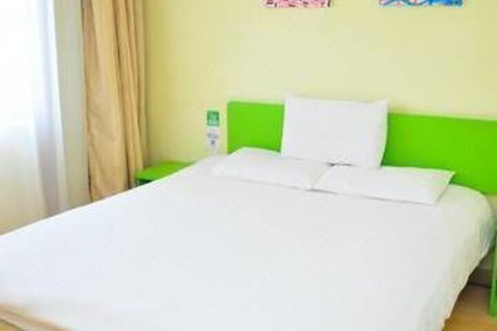 Room 6 of 7