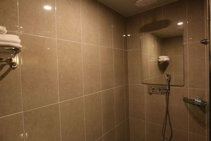 Room 12 of 14
