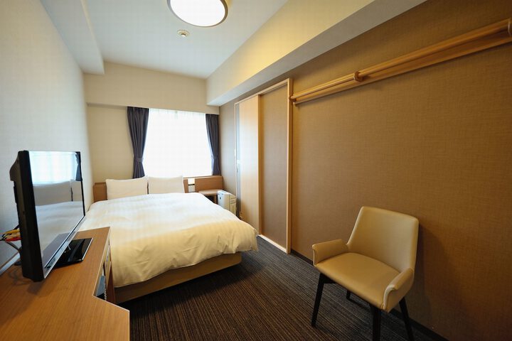 Room 13 of 93