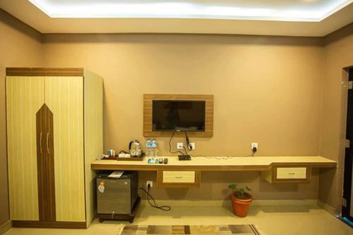 Room 10 of 11