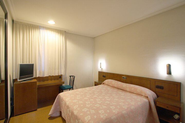Room 17 of 42
