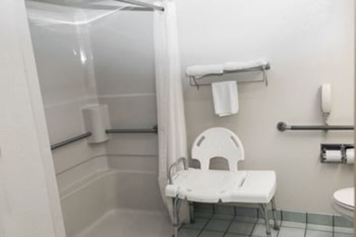 Room 9 of 65